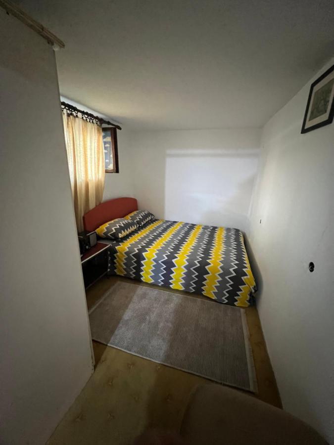 A & A Apartman Подгорица Екстериор снимка